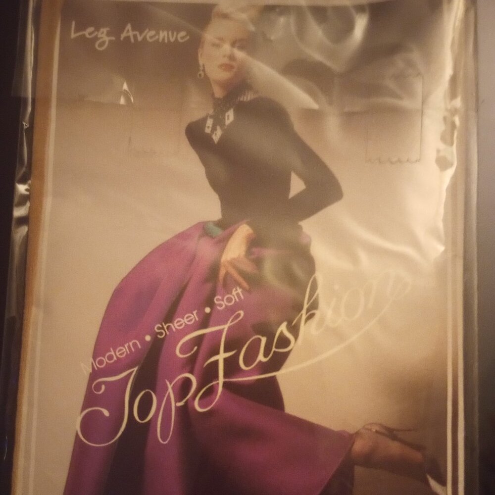 Leg Avenue knee high nude stocking free size New!